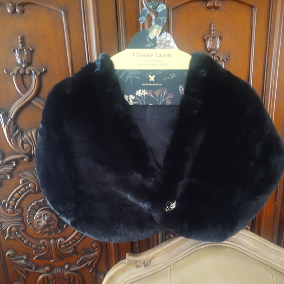 NWt Christian LaCroix Faux•Fur Stole~ Black◾ +Jewel✨Trimming~ - Picture 7 of 7
